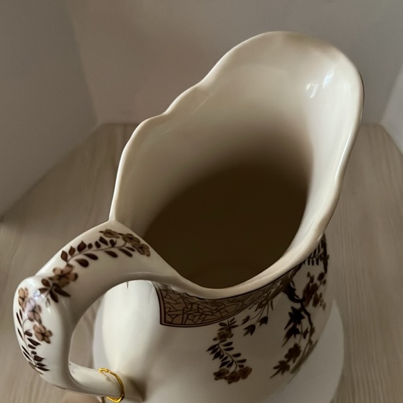 I. Disinter & Co cream brown porcelain pitcher - Picture 3 of 6
